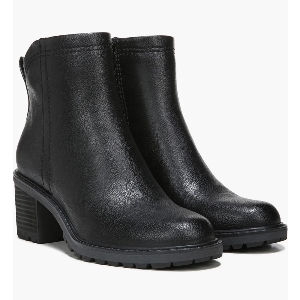 Zodiac Greyson Block Heel Boot (Women)
BLACK, Size 8 NWT
